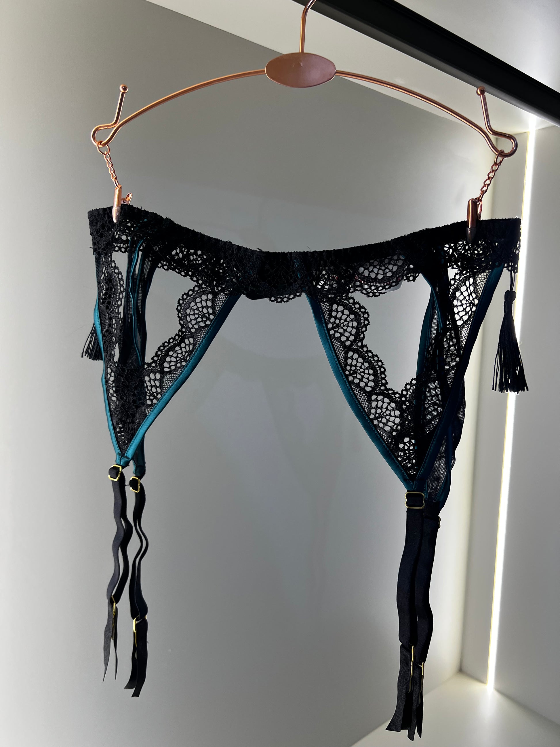 Burlesque Suspenders